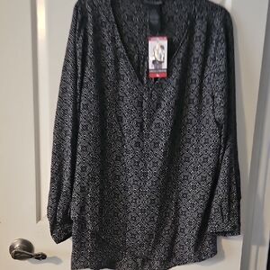 Chelsea & Theodore Black and White Patterned Women's Top XL